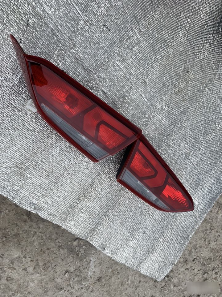 Фонарь крышки багажника - Фото 2