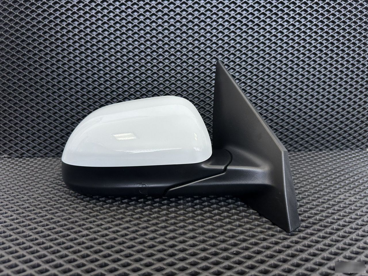 Зеркало заднего вида