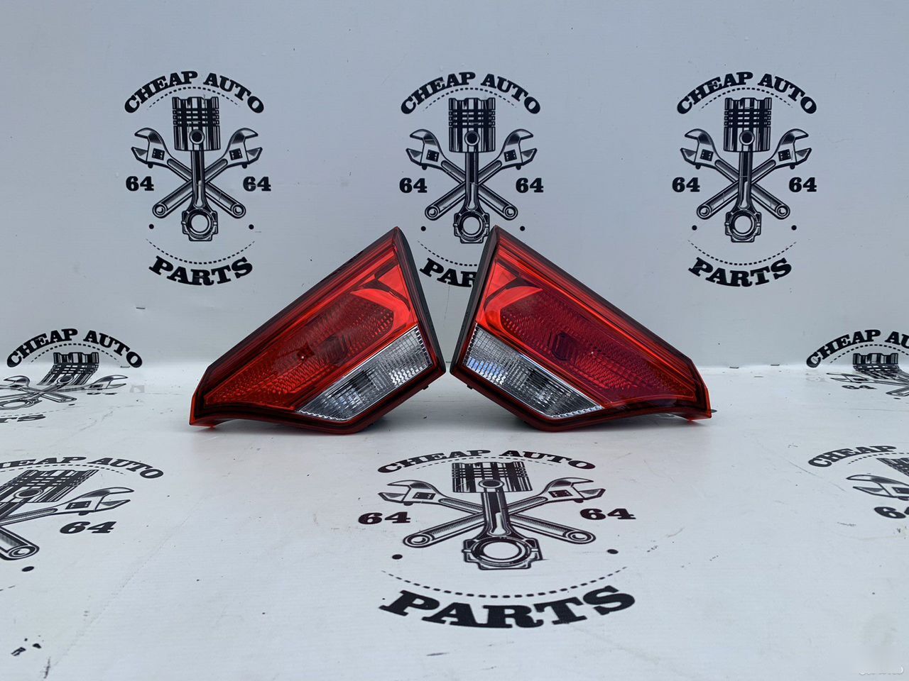 Фонари крышки багажника