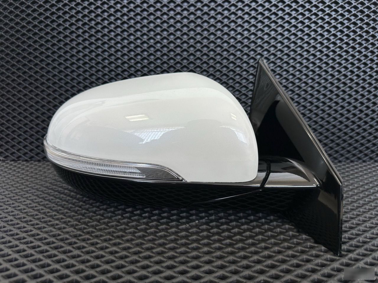 Зеркало заднего вида