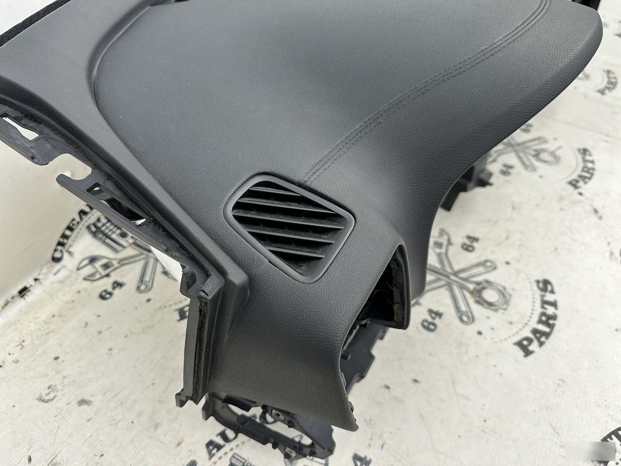 Торпедо панель салона - Фото 6