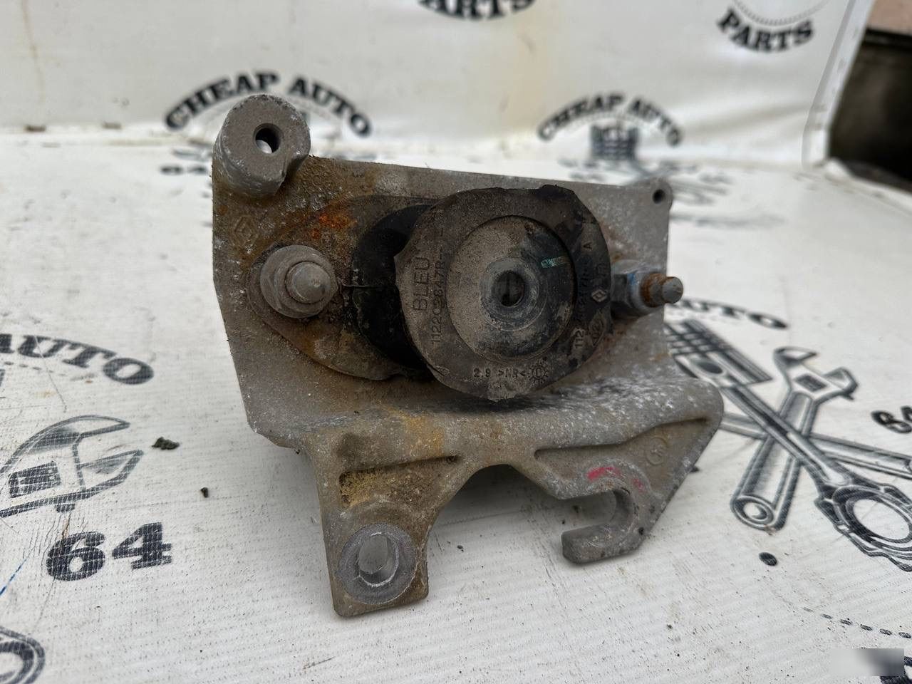 Крепления двигателя