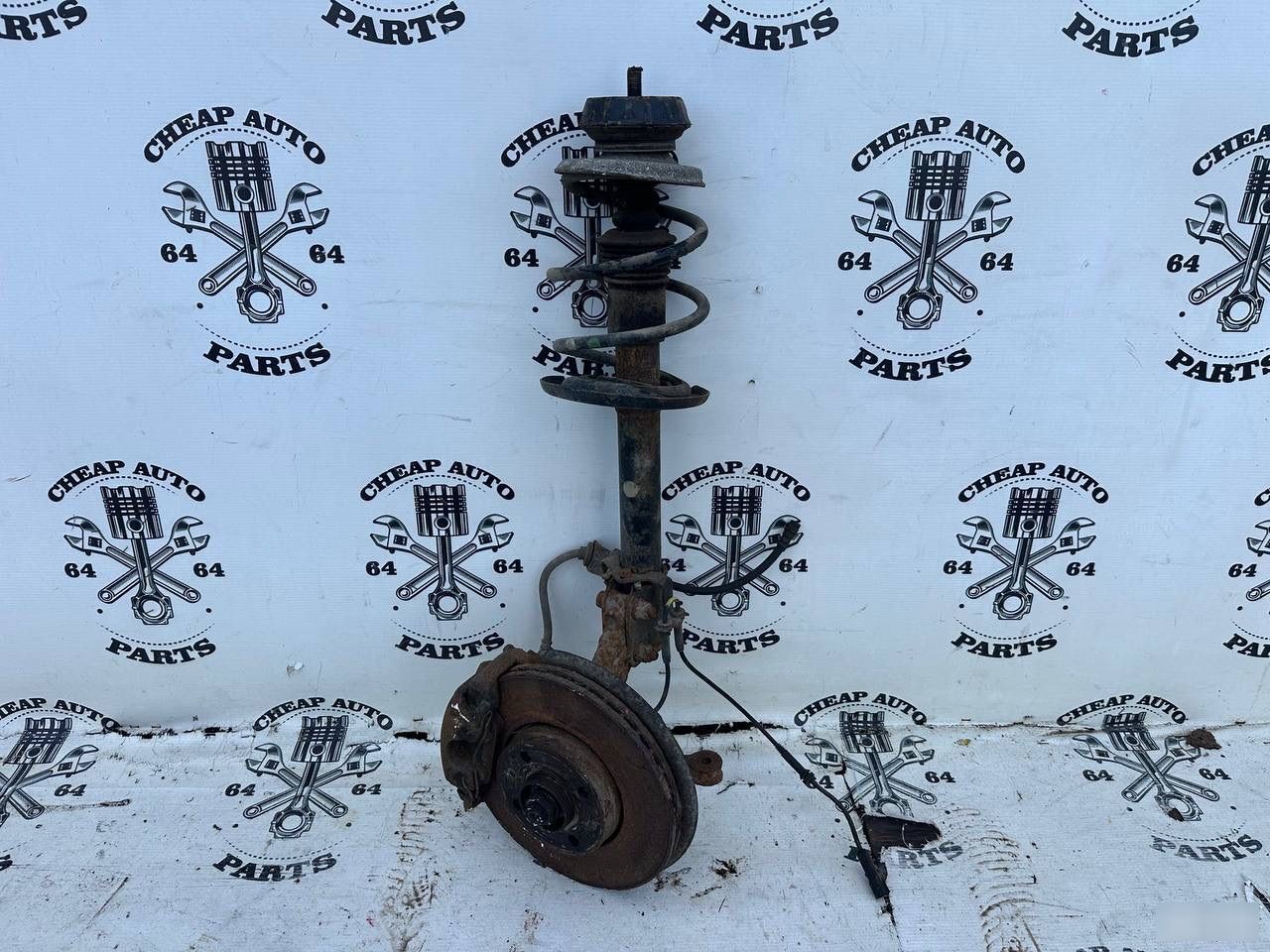 Стойка амортизатора