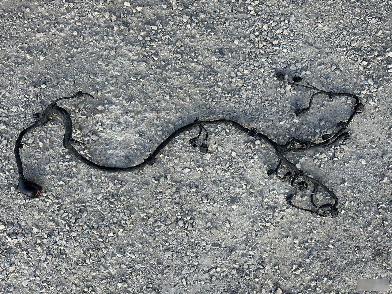 Проводка подкапотная - Фото 9