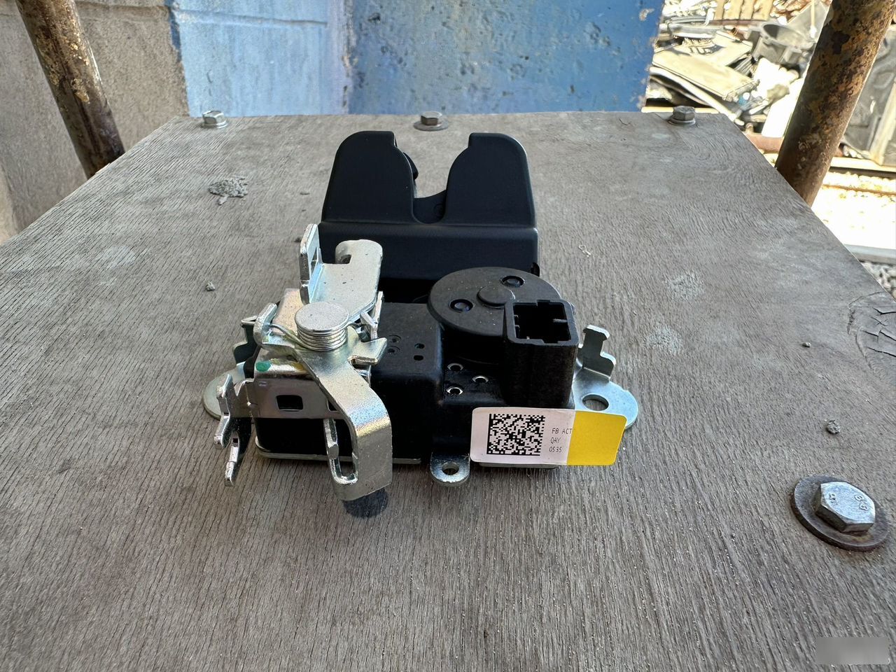 Замок крышки багажника - Фото 6