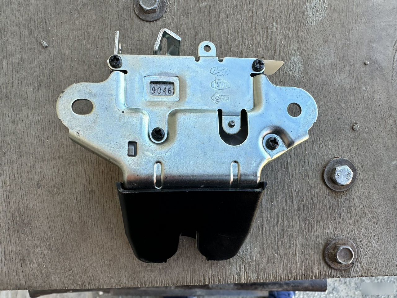 Замок крышки багажника - Фото 7