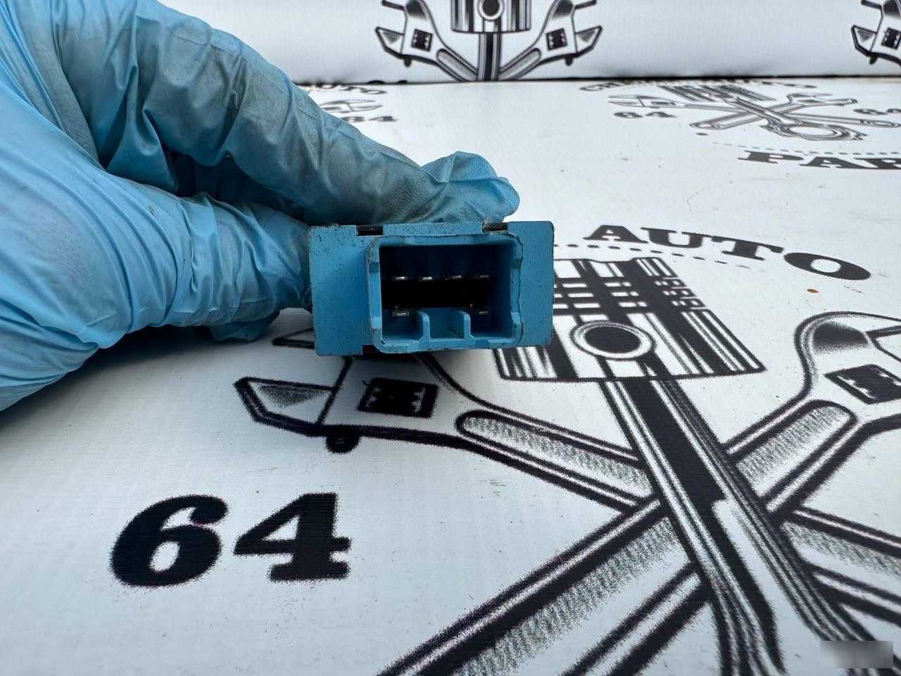 Кнопка обогрева сидения - Фото 2