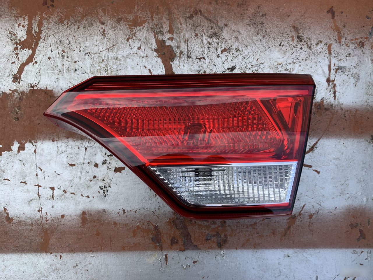 Фонарь крышки багажника