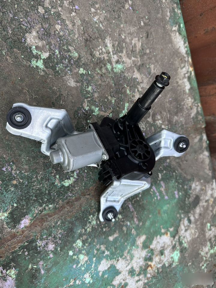 Трапеция дворника крышки багажника