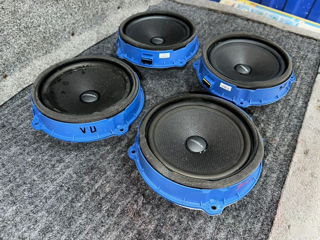 Динамики дверей