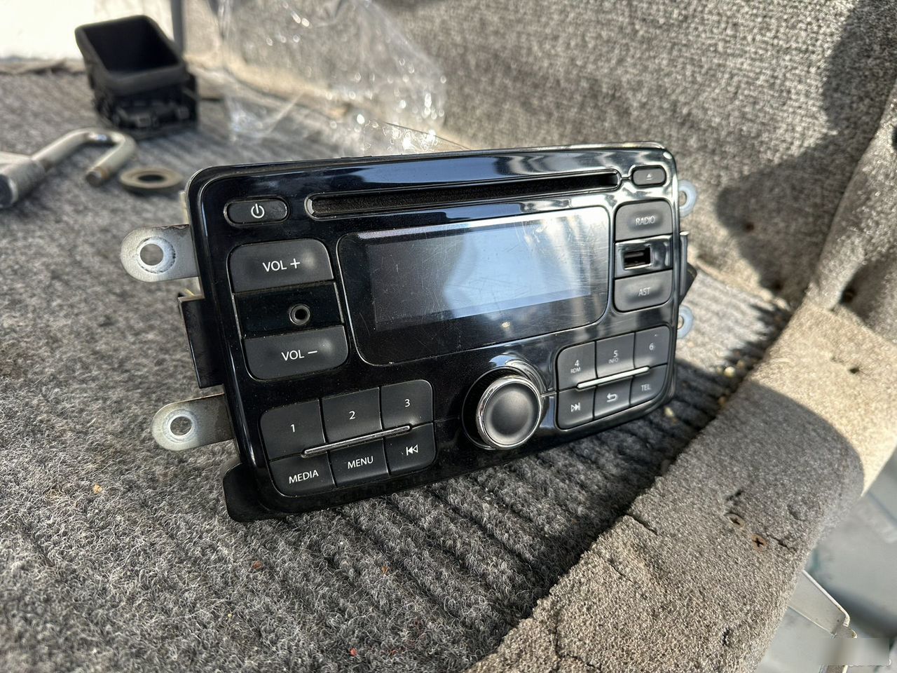 Магнитола - Фото 2