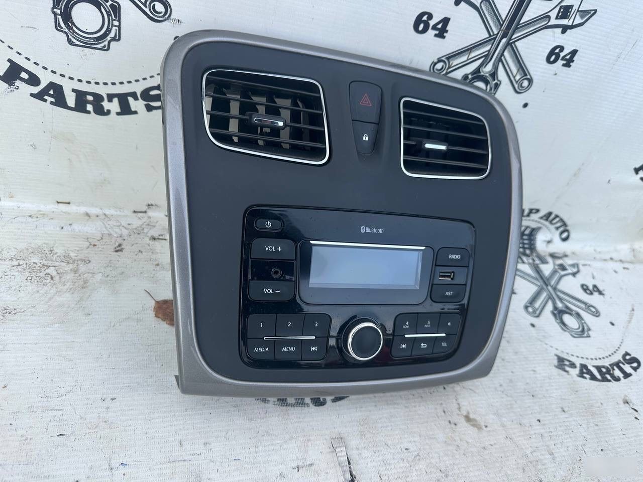 Автомагнитола - Фото 2