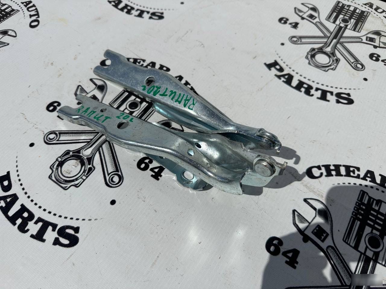 Петли капота