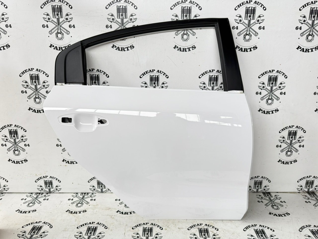 Дверь боковая