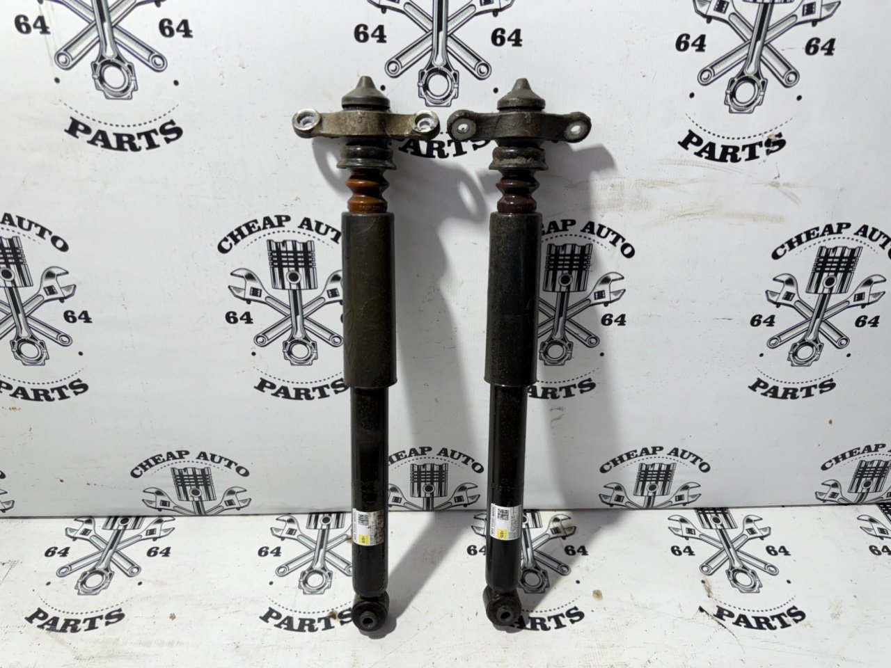 Стойка амортизатора