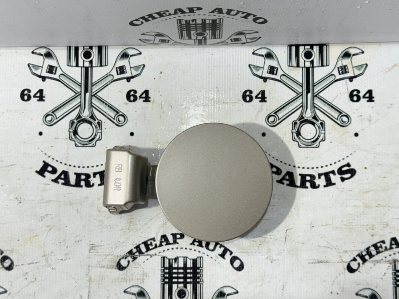 Лючок бензобака