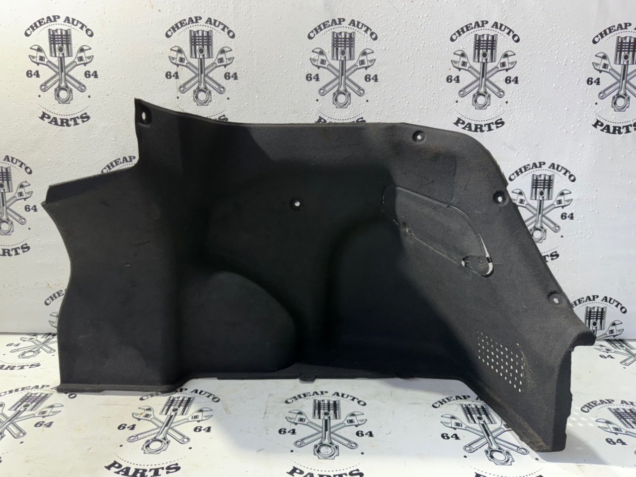 Обшивка багажника