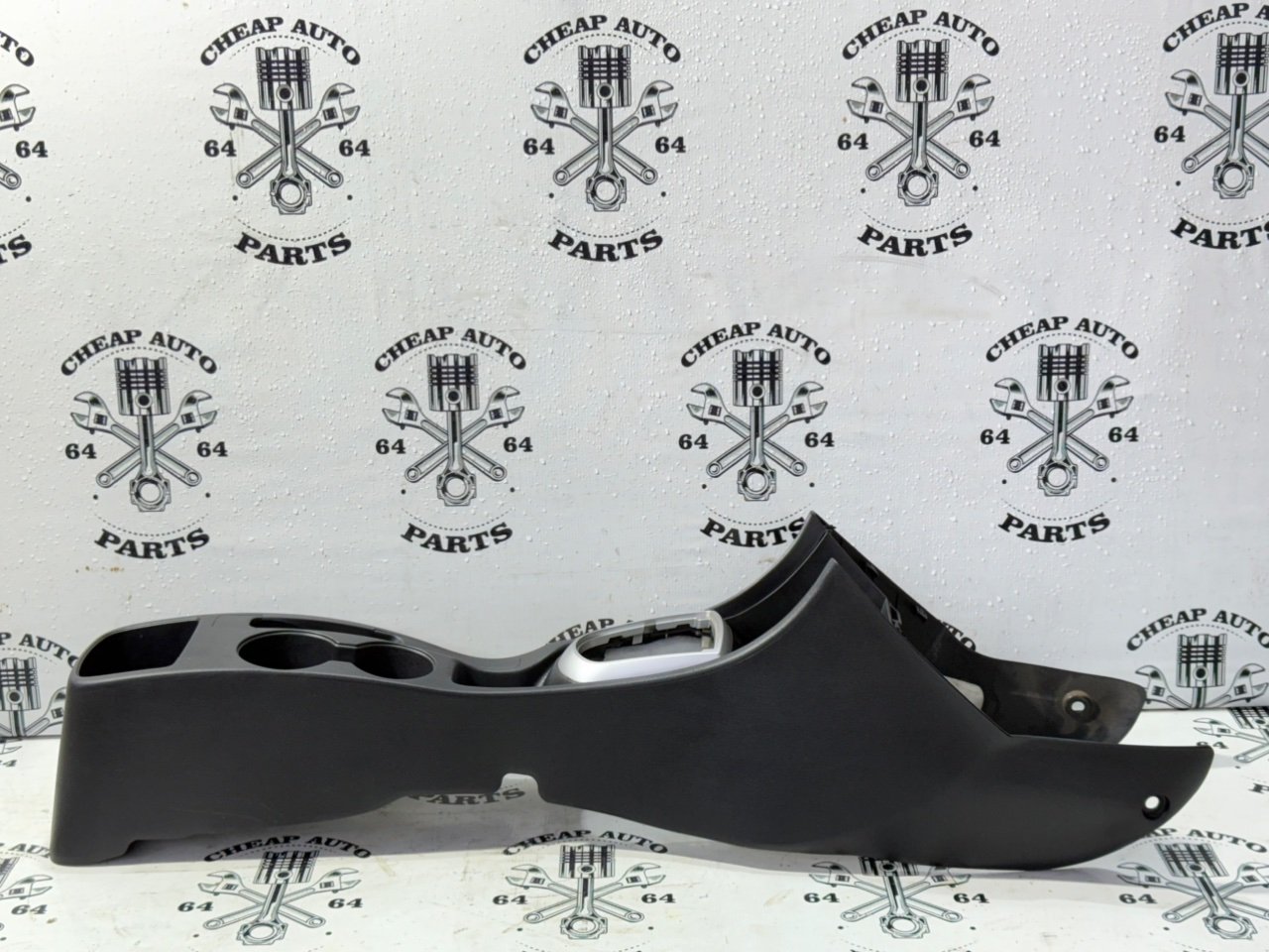 Консоль между сидений