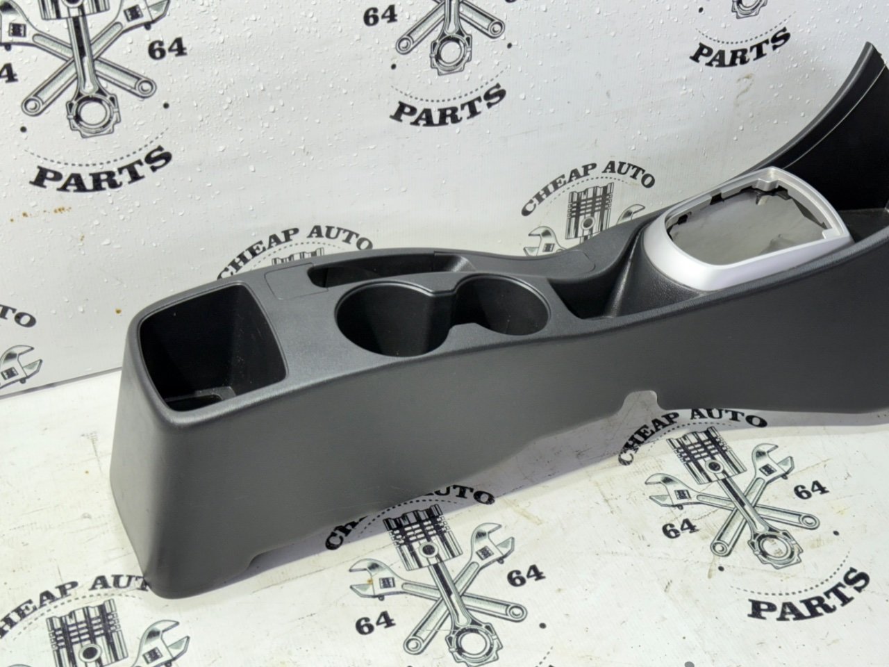 Консоль между сидений - Фото 3