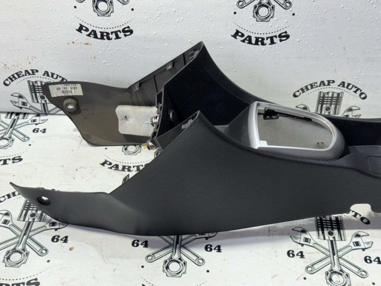 Консоль между сидений - Фото 9