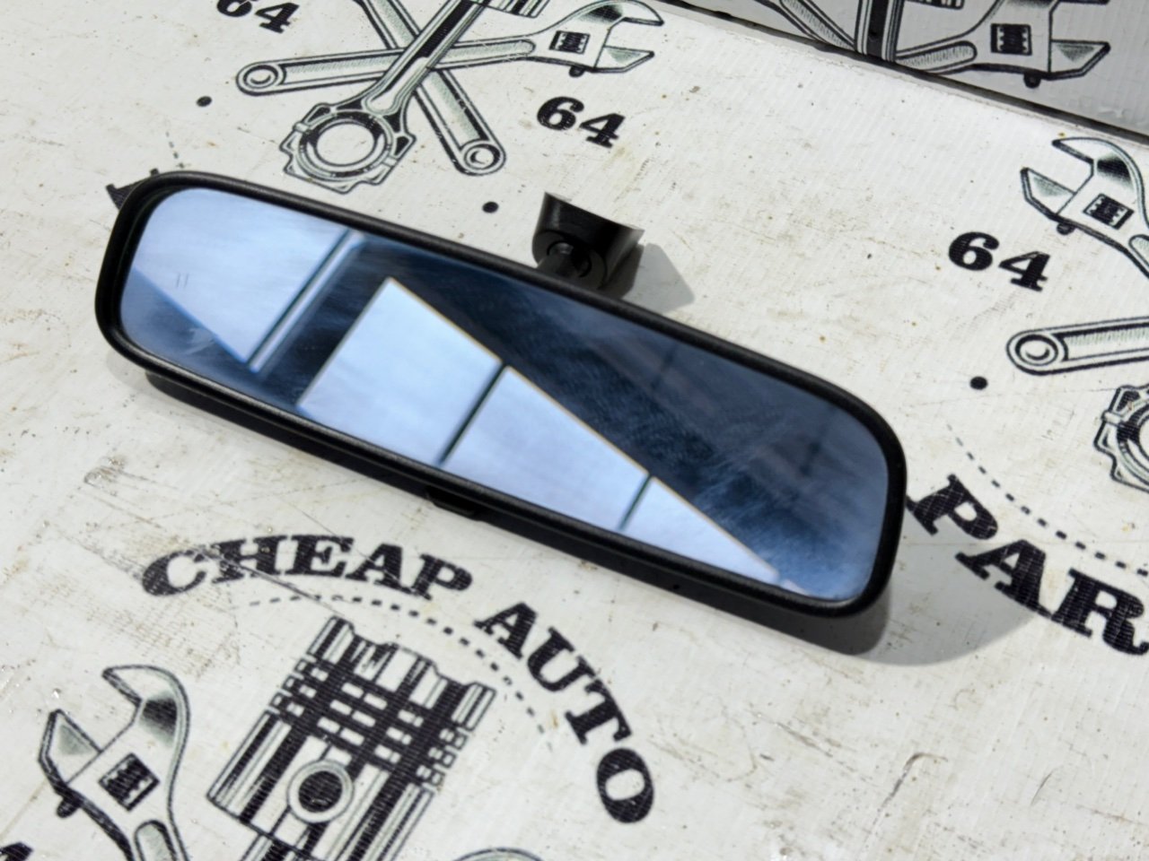 Зеркало заднего вида салона