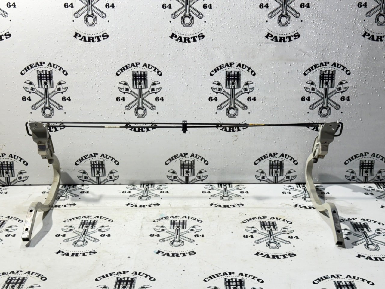 Петли крышки багажника