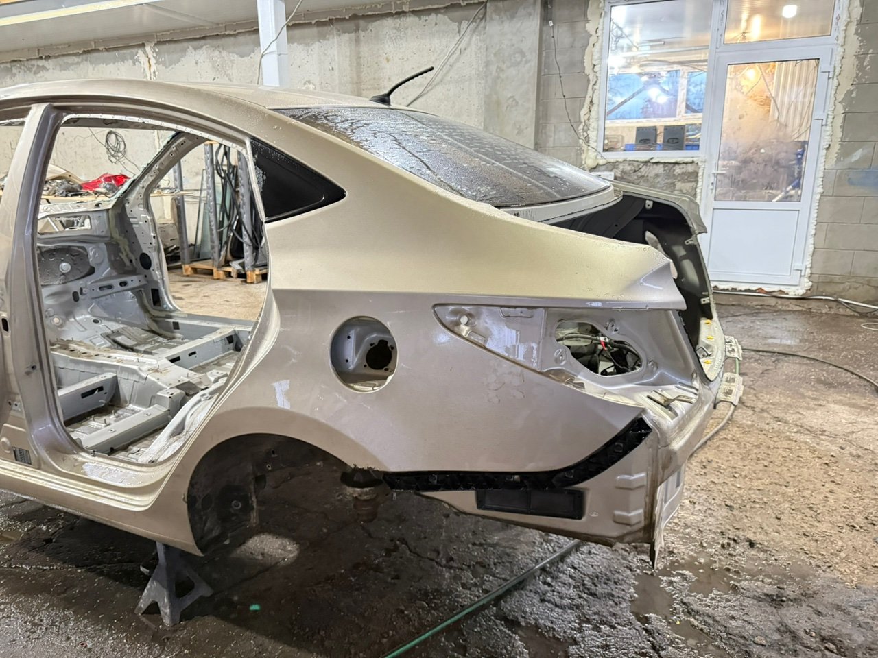 Задняя панель кузова - Фото 2