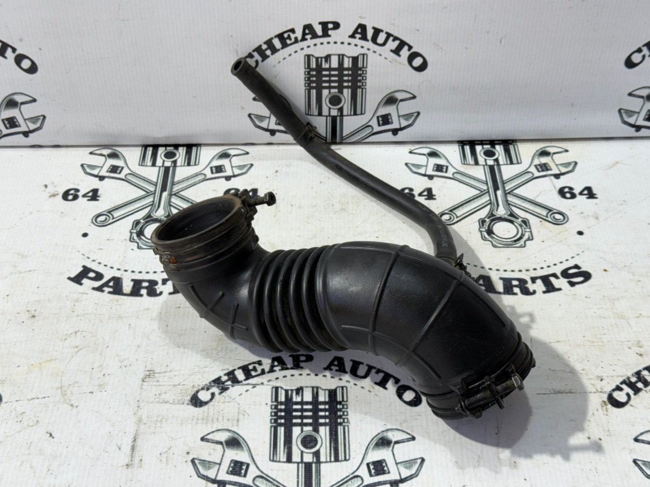 Патрубок воздушного фильтра