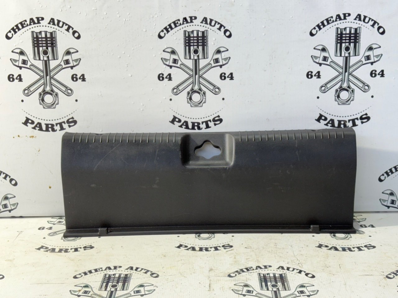 Обшивка части багажника