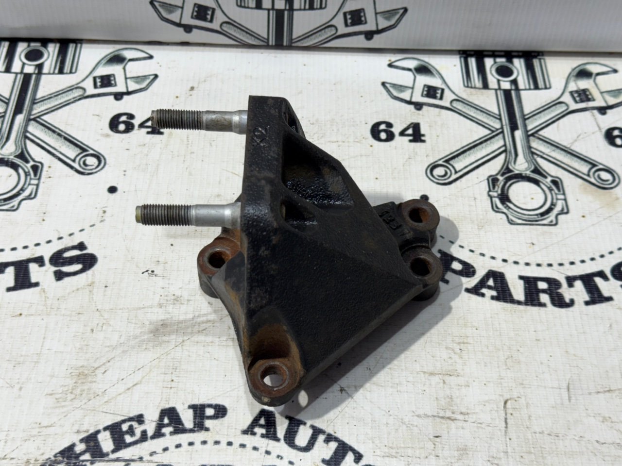 Кронштейн двигателя