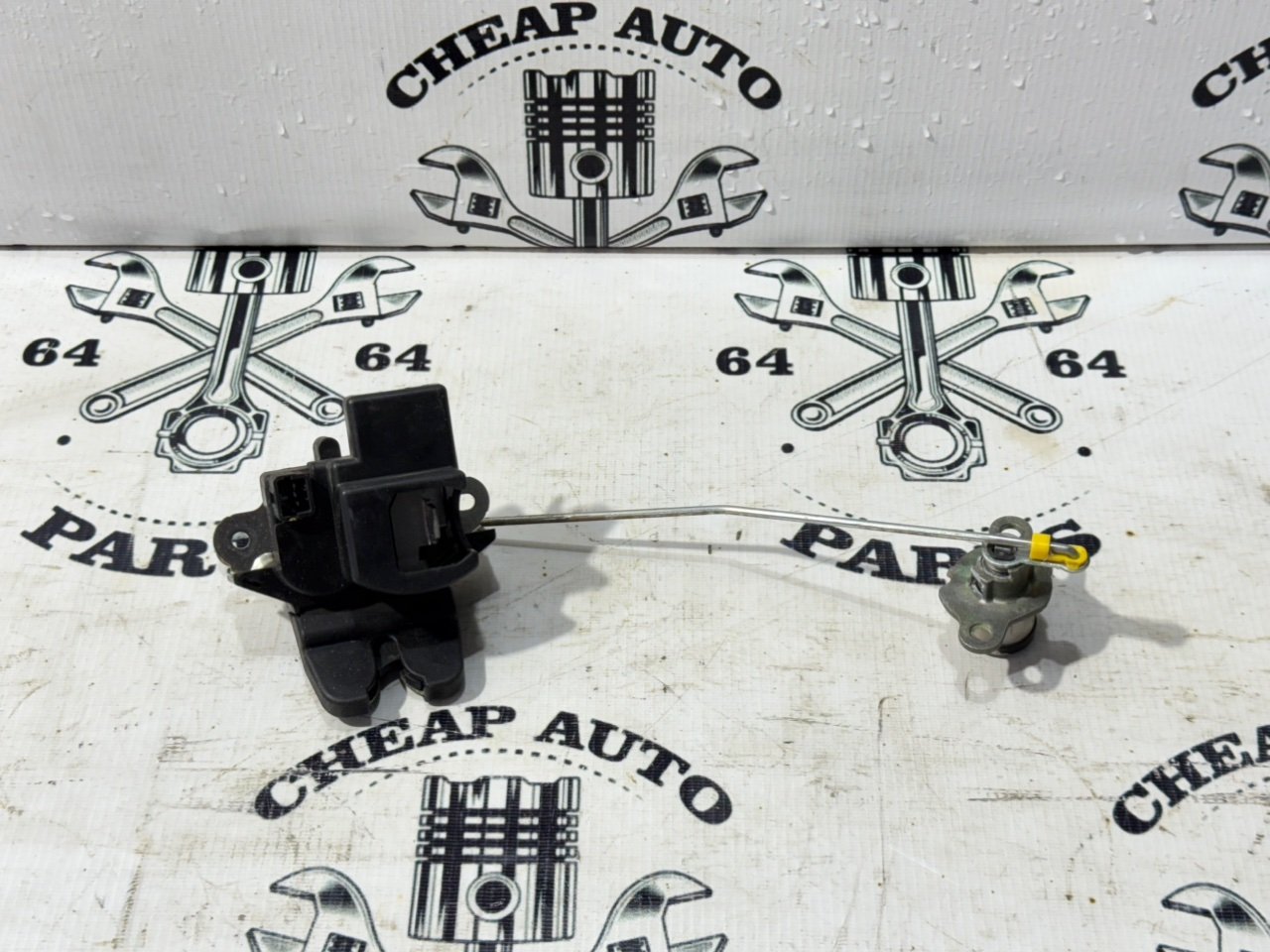 Замок багажника