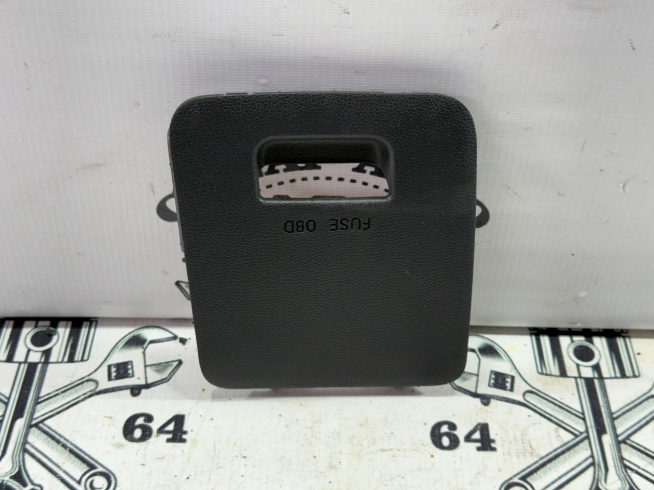 Крышка предохранителей - Фото 2