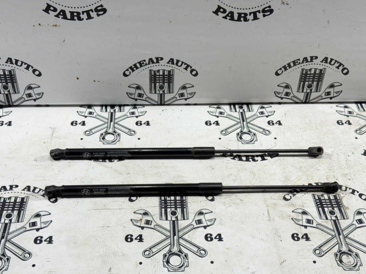 Амортизатор багажника