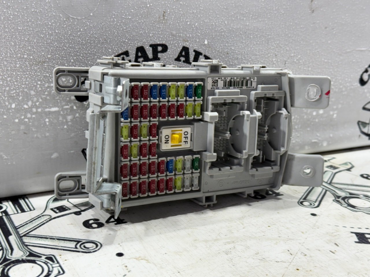 Блок предохранителей салона - Фото 2