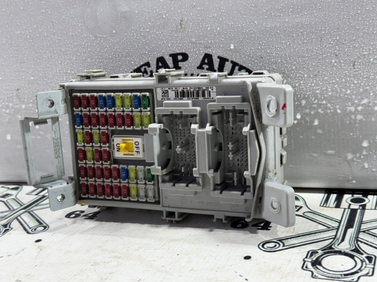 Блок предохранителей салона - Фото 3