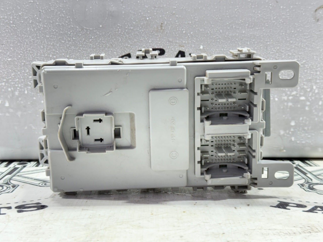 Блок предохранителей салона - Фото 6