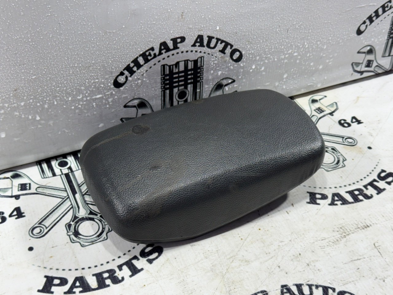 Крышка подлокотника