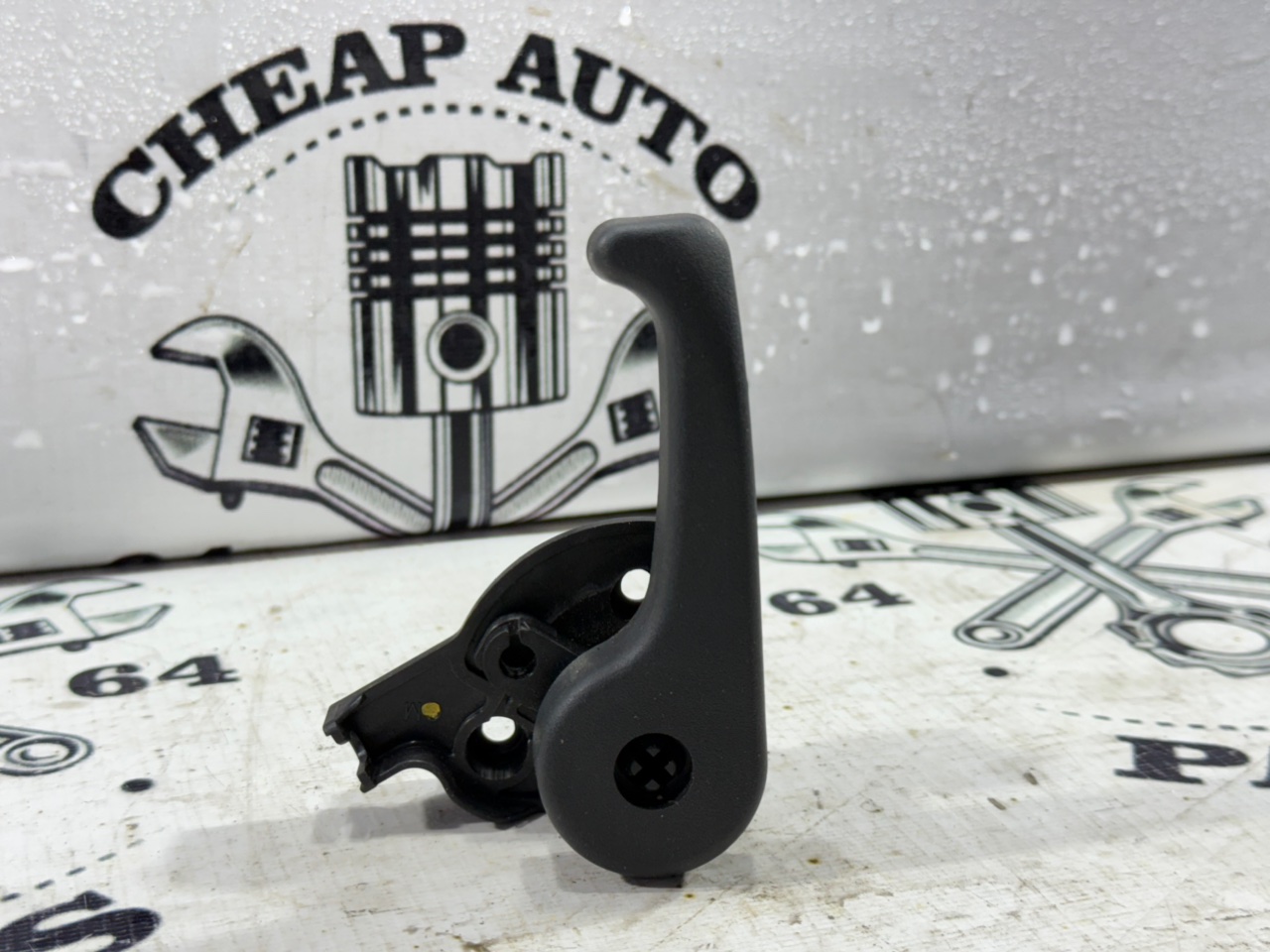 Ручка открывания капота - Фото 2