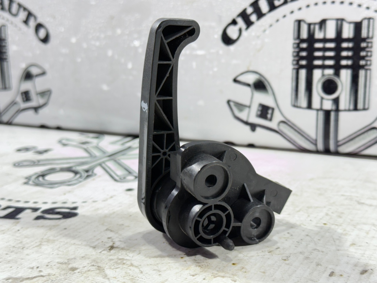 Ручка открывания капота - Фото 4