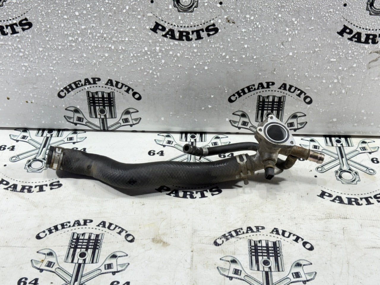 Патрубок системы охлаждения