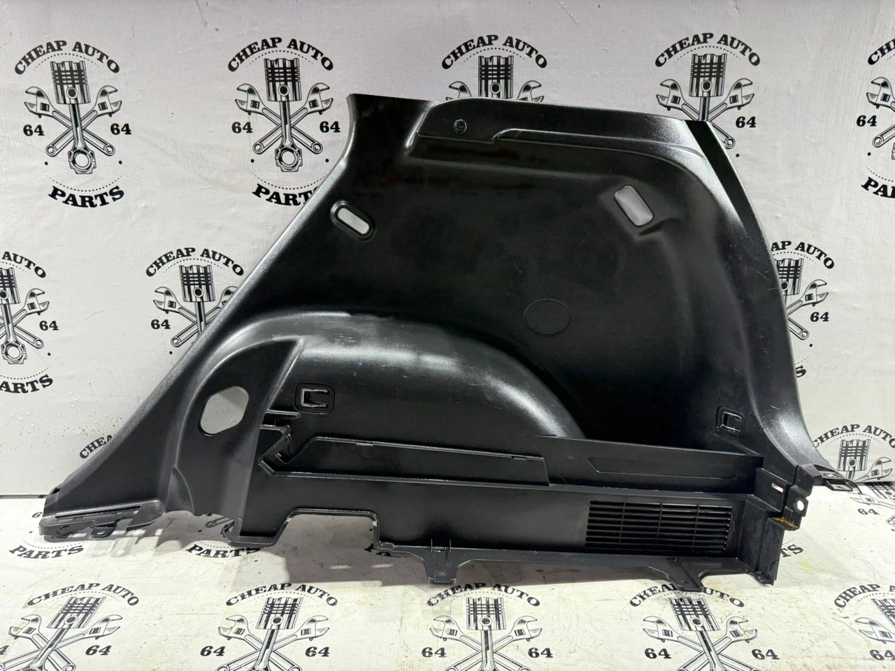 Обшивка багажника