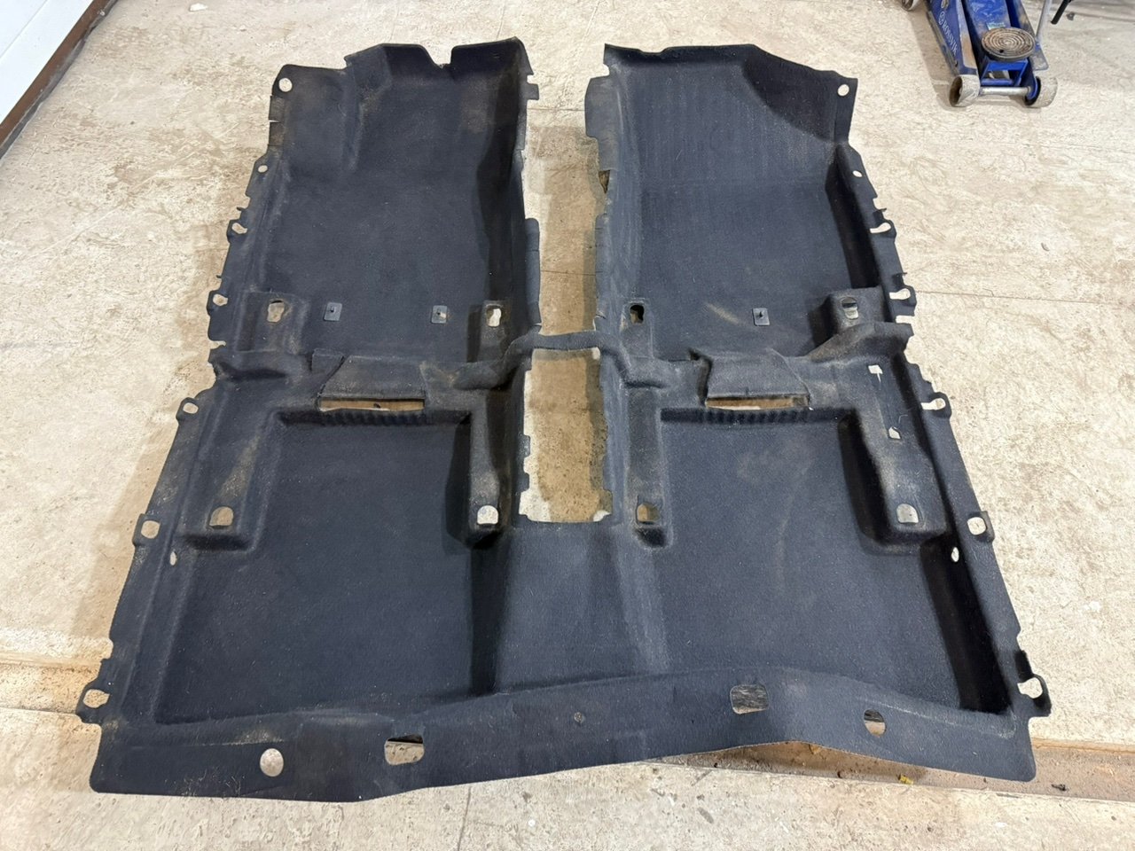 Ковролин салона