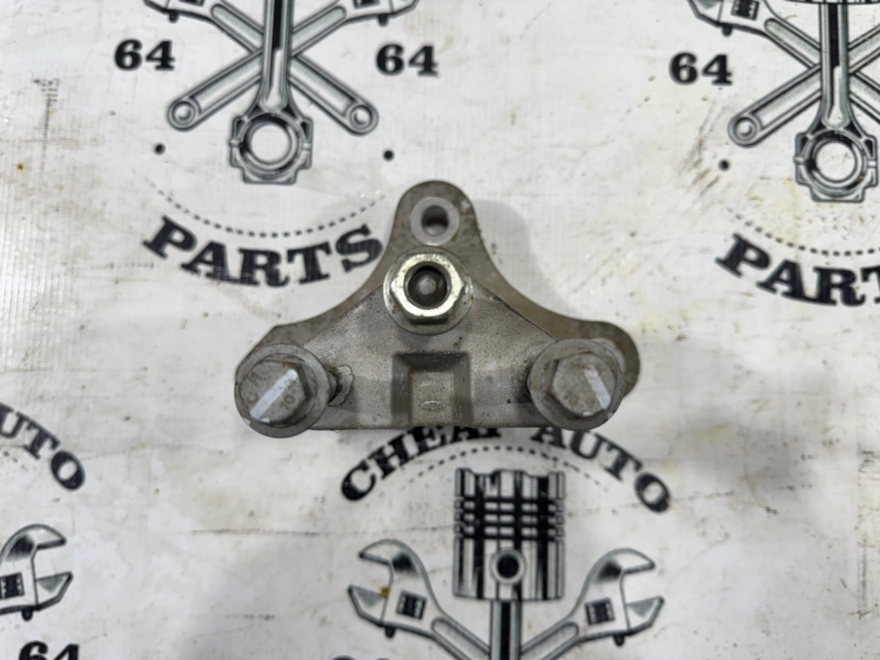 Кронштейн двигателя