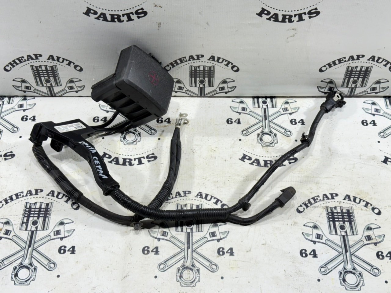 Клемма аккумулятора плюс