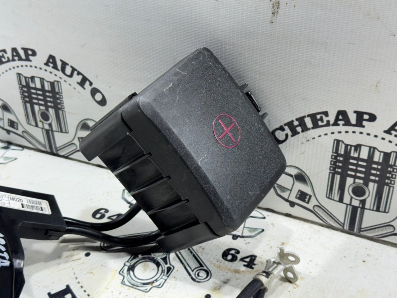 Клемма аккумулятора плюс - Фото 2