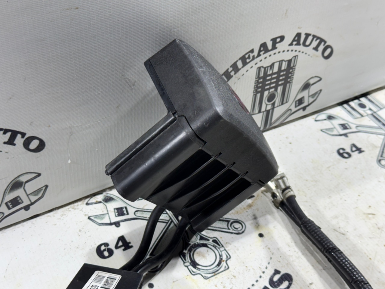 Клемма аккумулятора плюс - Фото 3