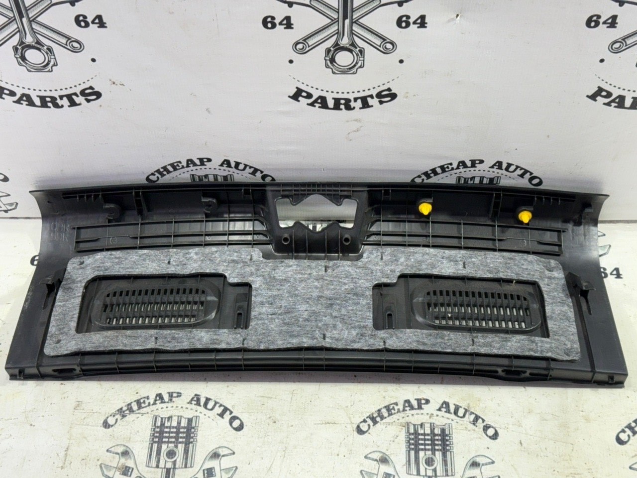 Накладка замка багажника - Фото 1