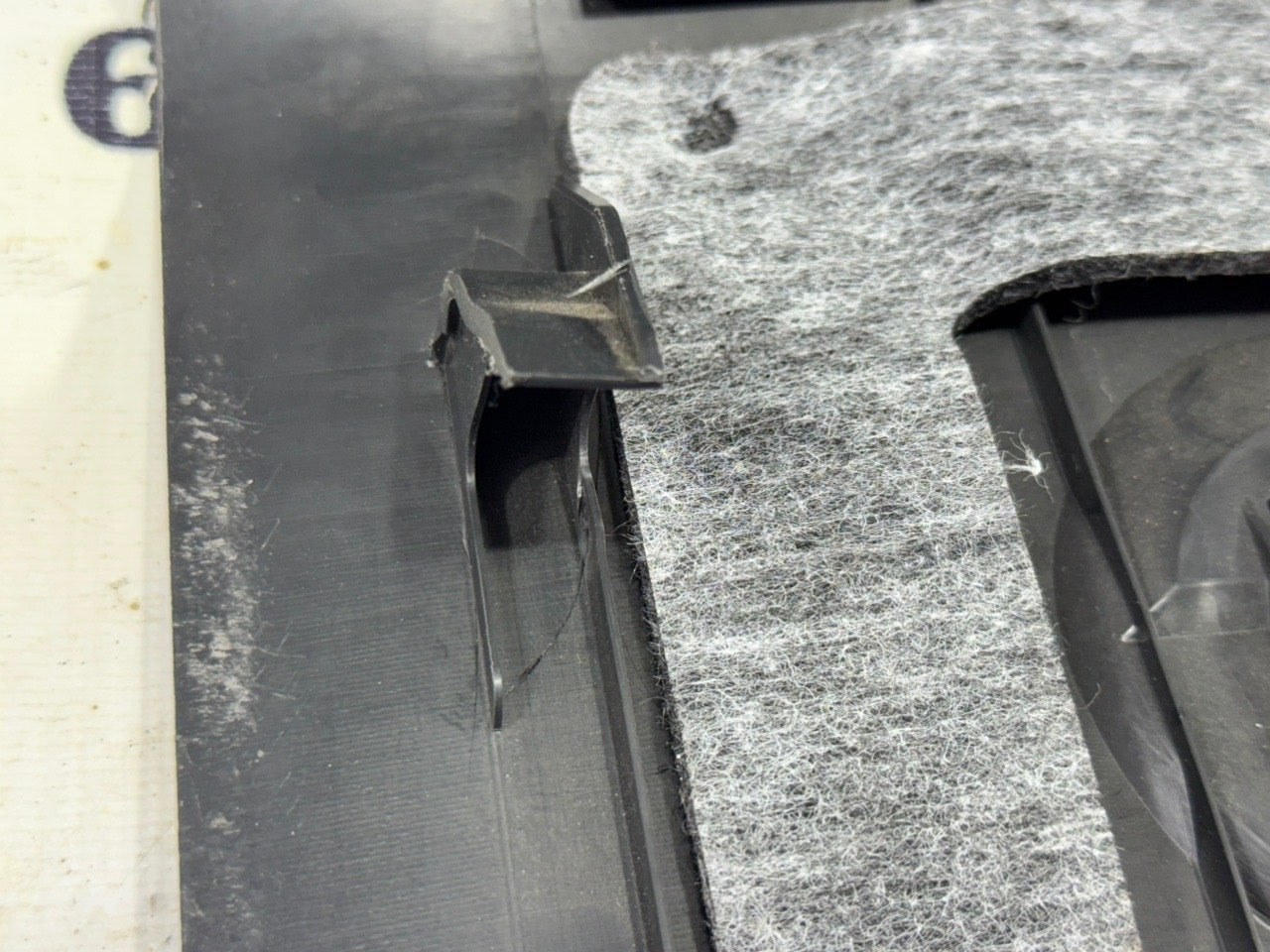 Накладка замка багажника - Фото 4