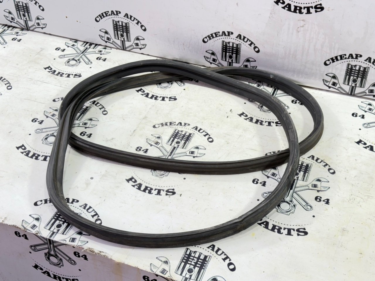 Уплотнитель багажника - Фото 2