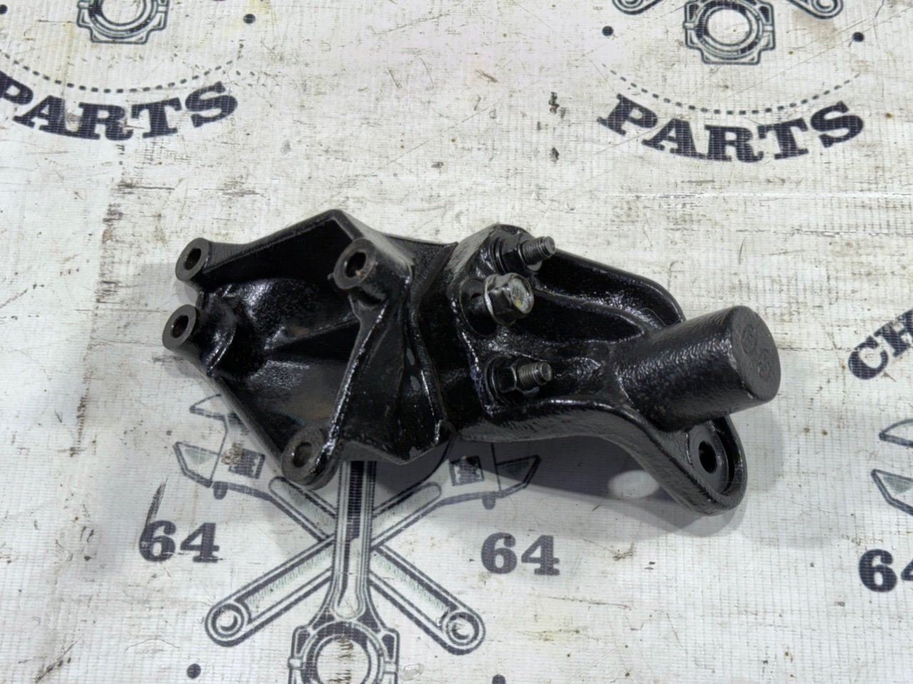 Кронштейн двигателя